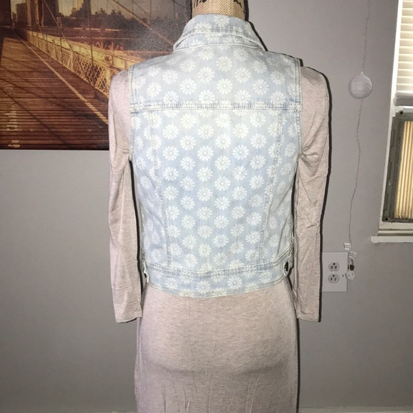 Floral button up denim vest - Picture 2 of 7